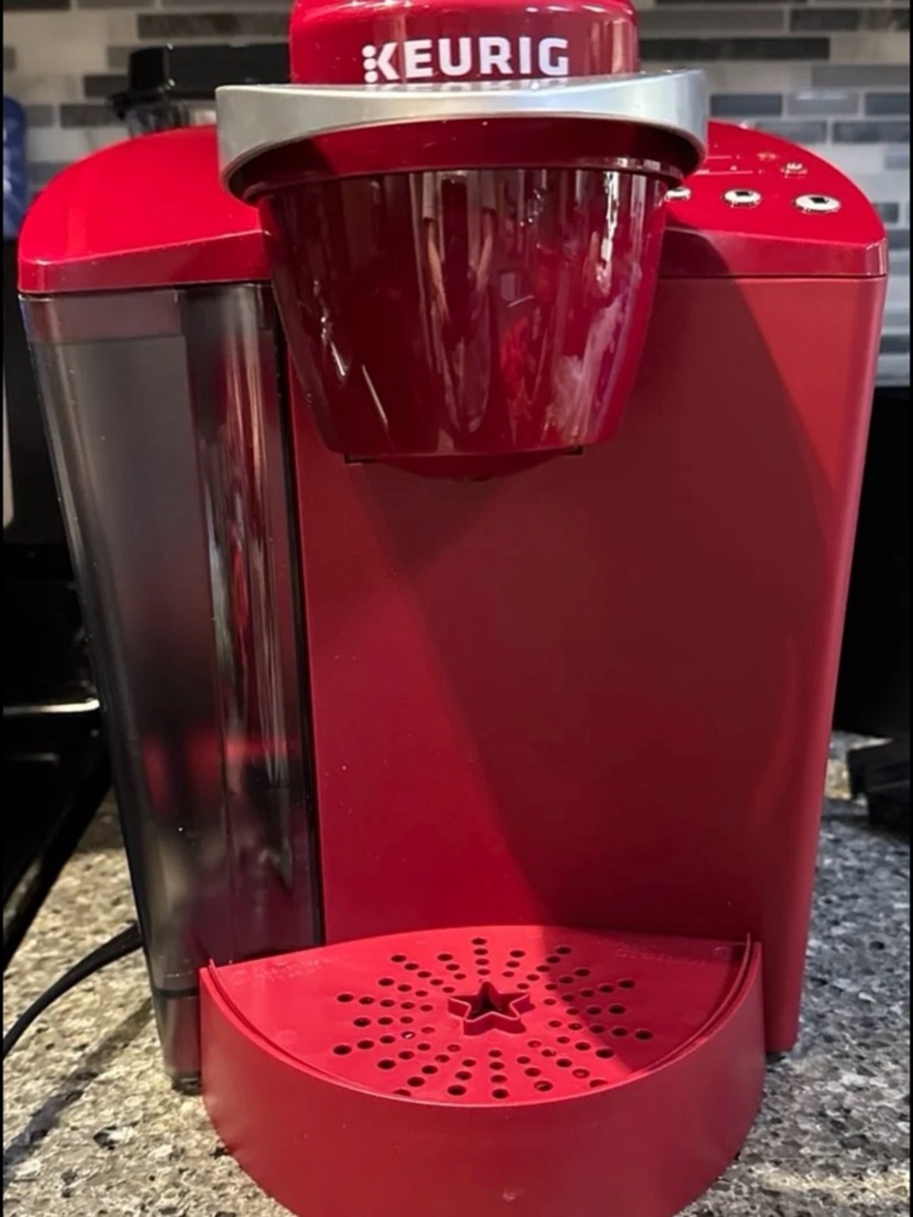 Keurig K-Classic Single Serve Coffee Maker in Rhubarb Red w/4 water new fliters